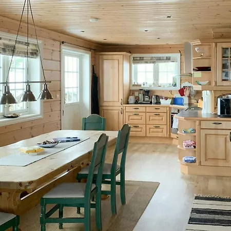 Countryside With Jacuzzi Near Stryn Feriehus Solberg (Sogn og Fjordane)