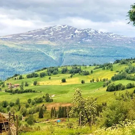 Countryside With Jacuzzi Near Stryn בית נופש