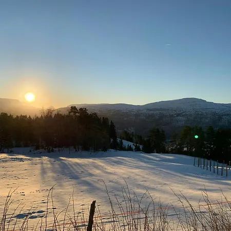 בית נופש Countryside With Jacuzzi Near Stryn